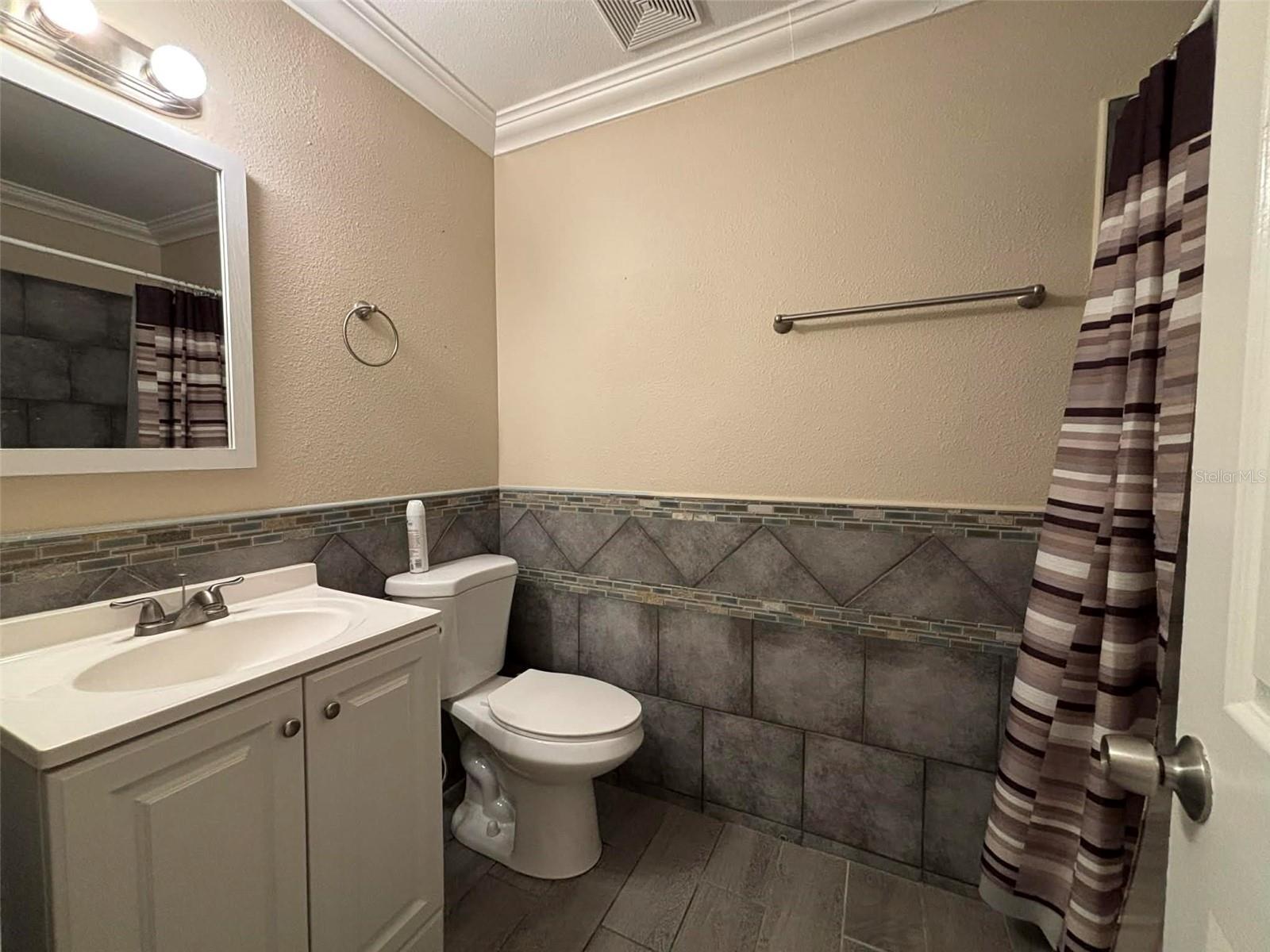 Image 10 of 18 For 606 Holt Circle