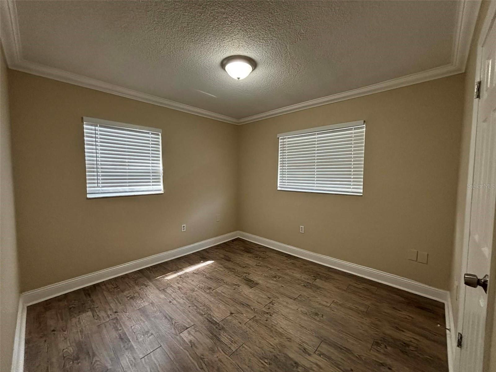 Image 11 of 18 For 606 Holt Circle