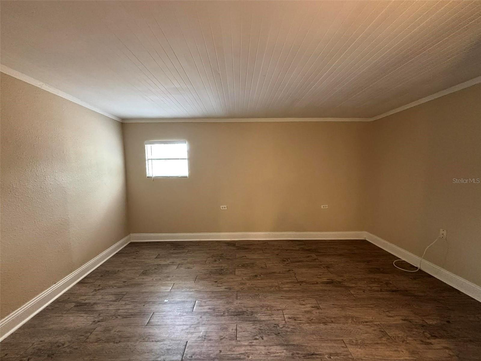 Image 15 of 18 For 606 Holt Circle