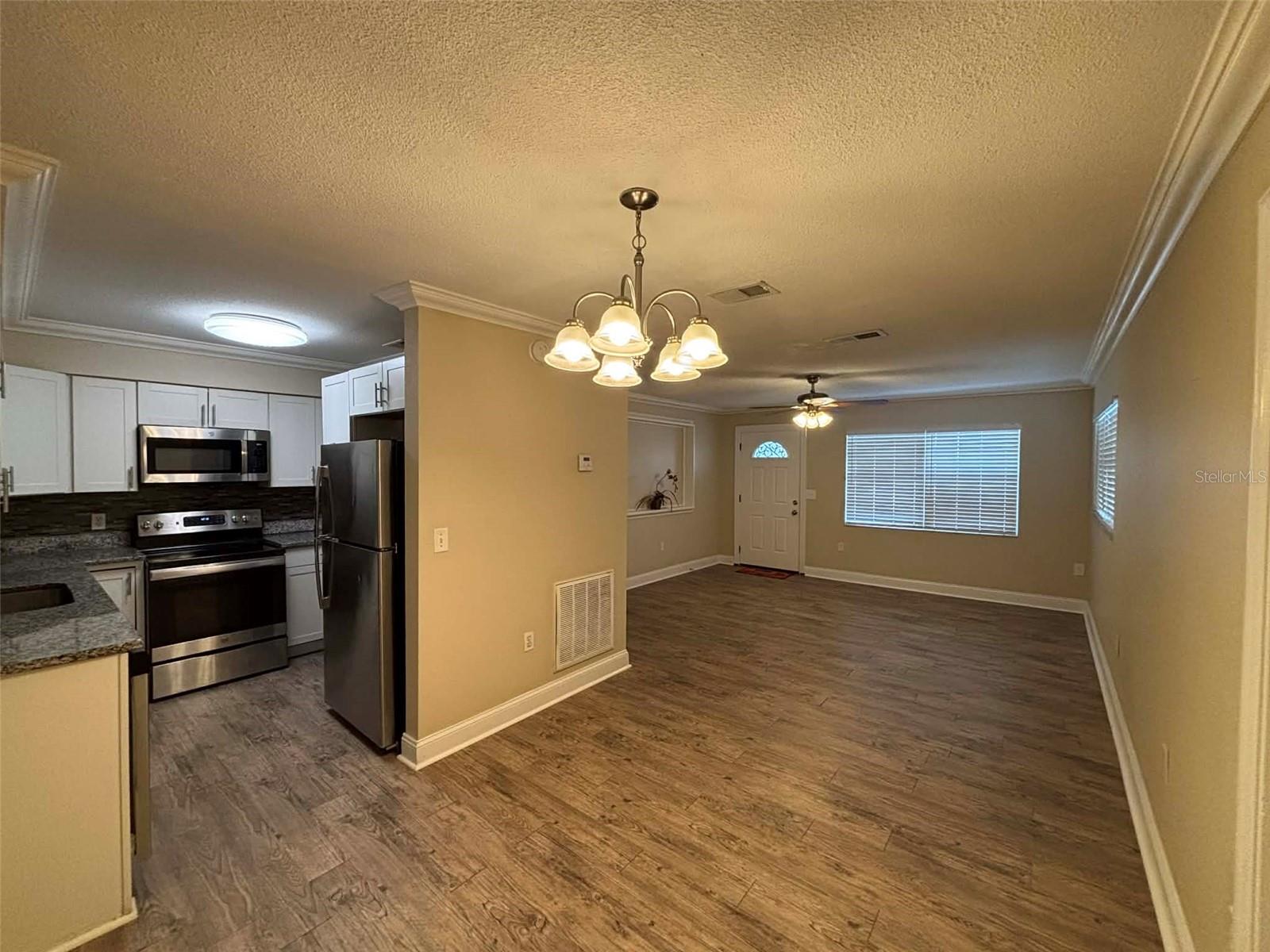 Image 6 of 18 For 606 Holt Circle