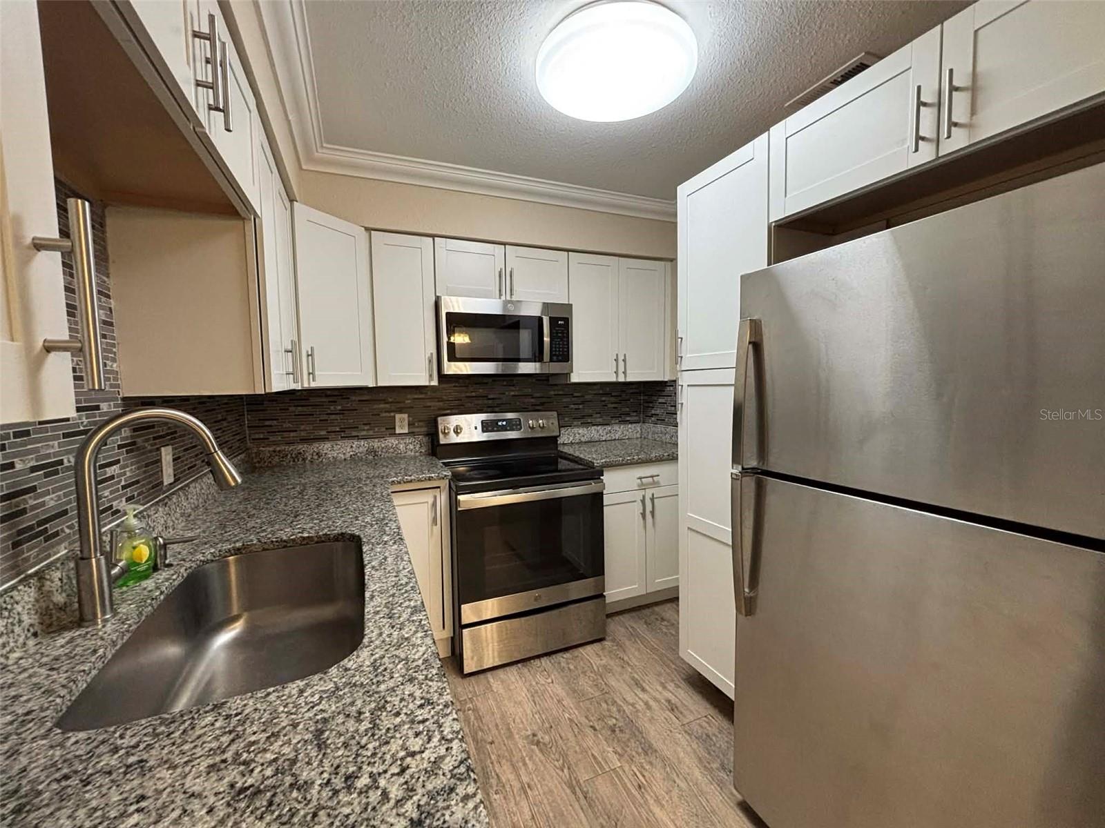 Image 7 of 18 For 606 Holt Circle