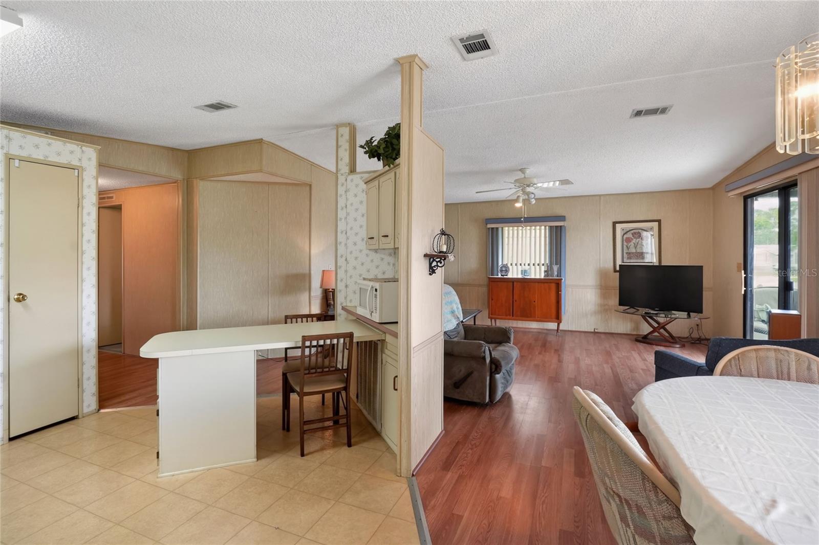 Image 13 of 38 For 6473 Peppertree Path Ne