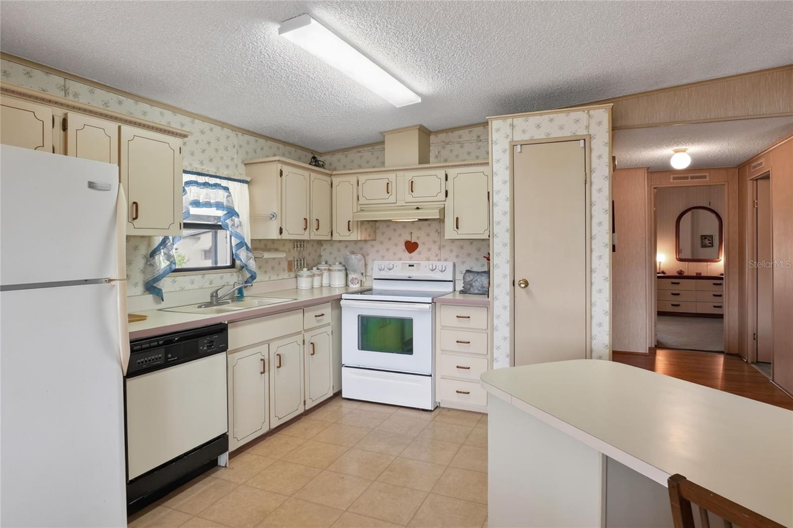 Image 14 of 38 For 6473 Peppertree Path Ne