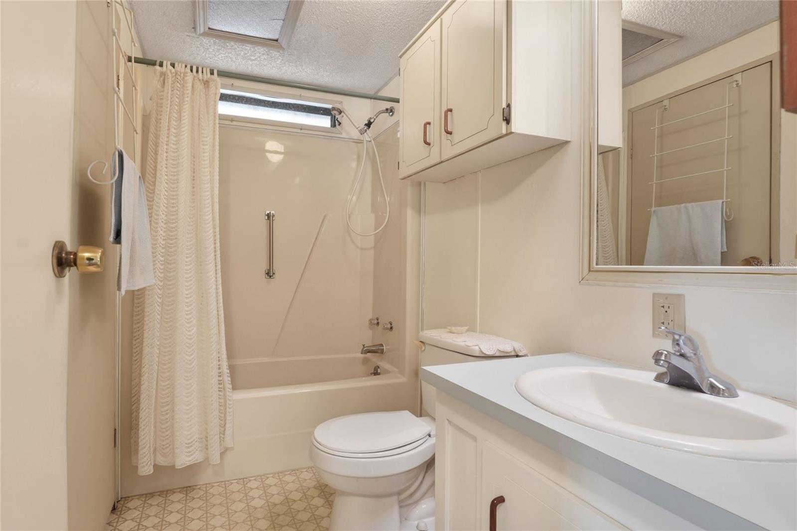 Image 26 of 38 For 6473 Peppertree Path Ne