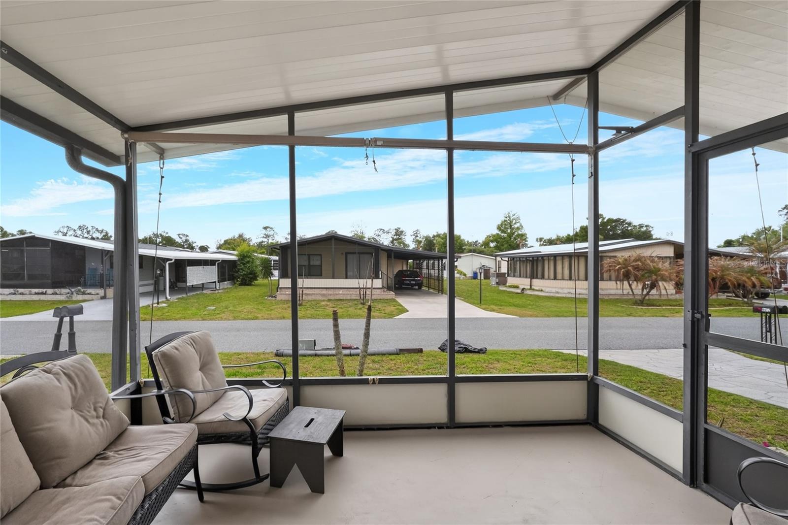 Image 5 of 38 For 6473 Peppertree Path Ne