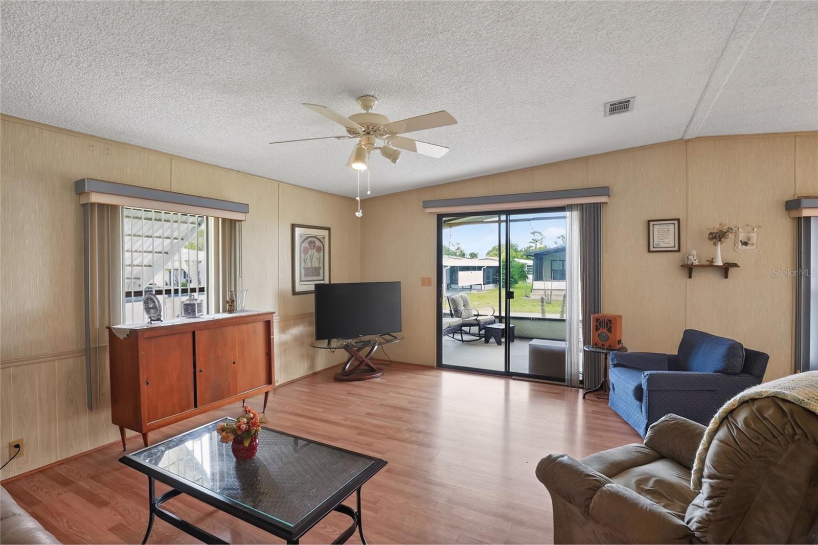 Image 9 of 38 For 6473 Peppertree Path Ne