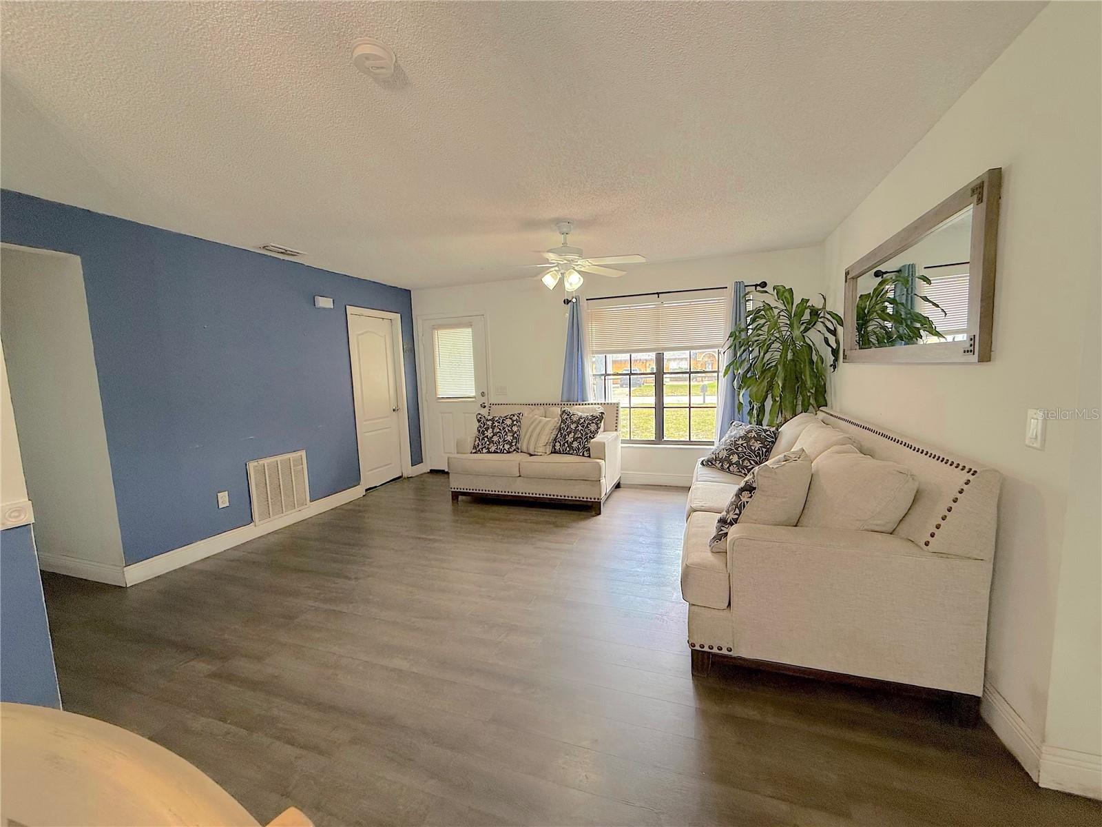 Image 14 of 39 For 1160 Manitoba Street