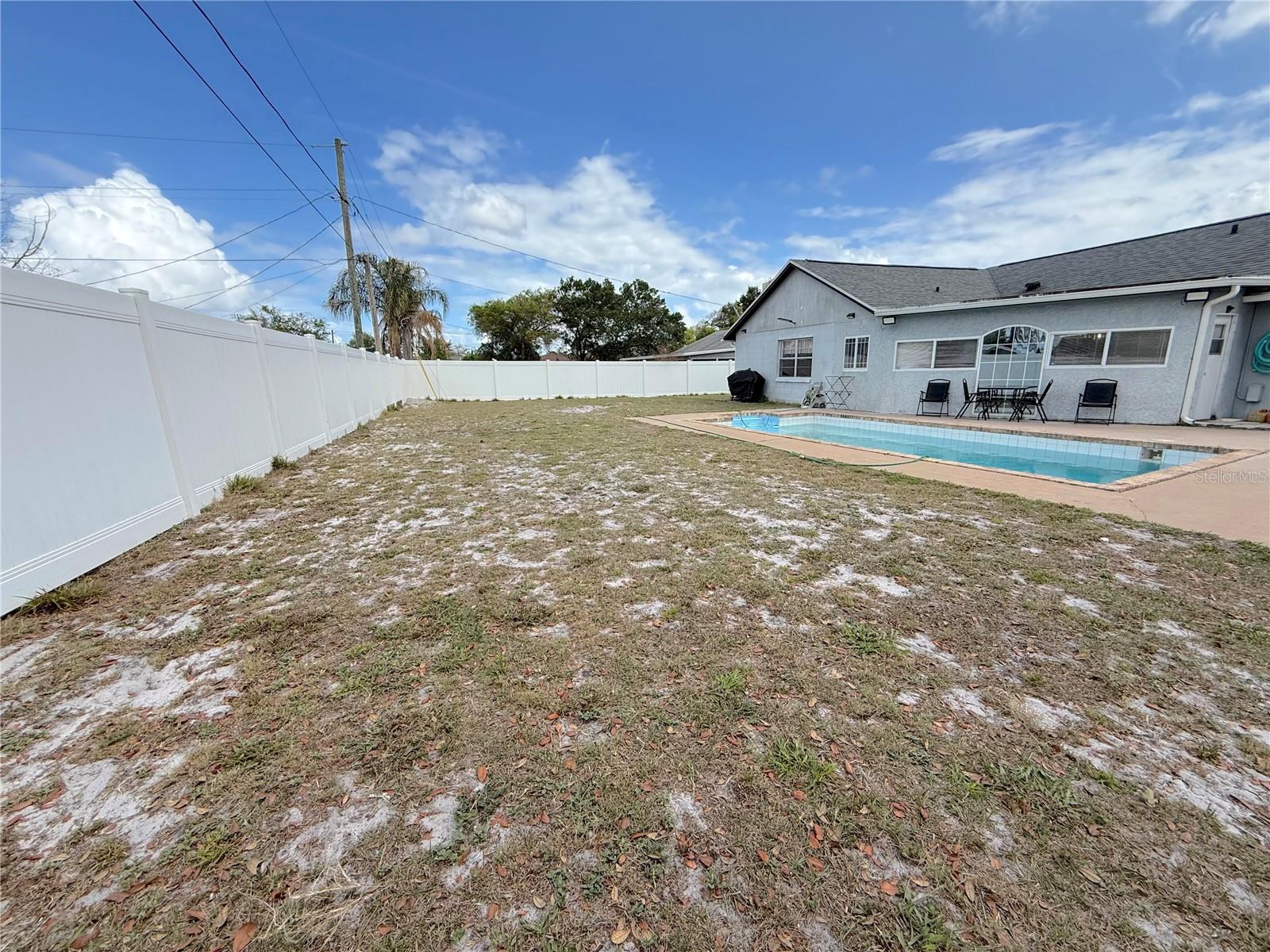 Image 2 of 39 For 1160 Manitoba Street