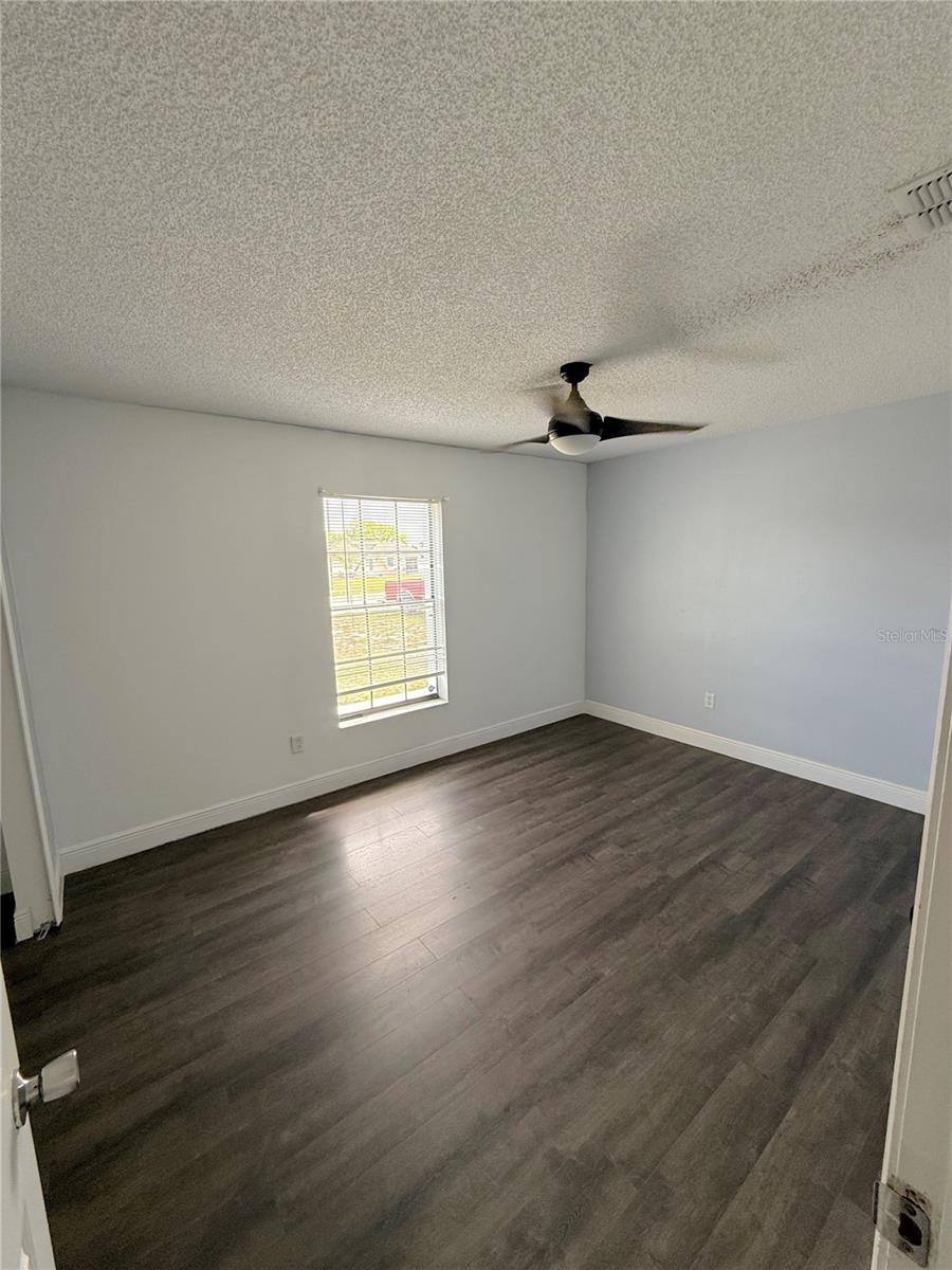 Image 20 of 39 For 1160 Manitoba Street