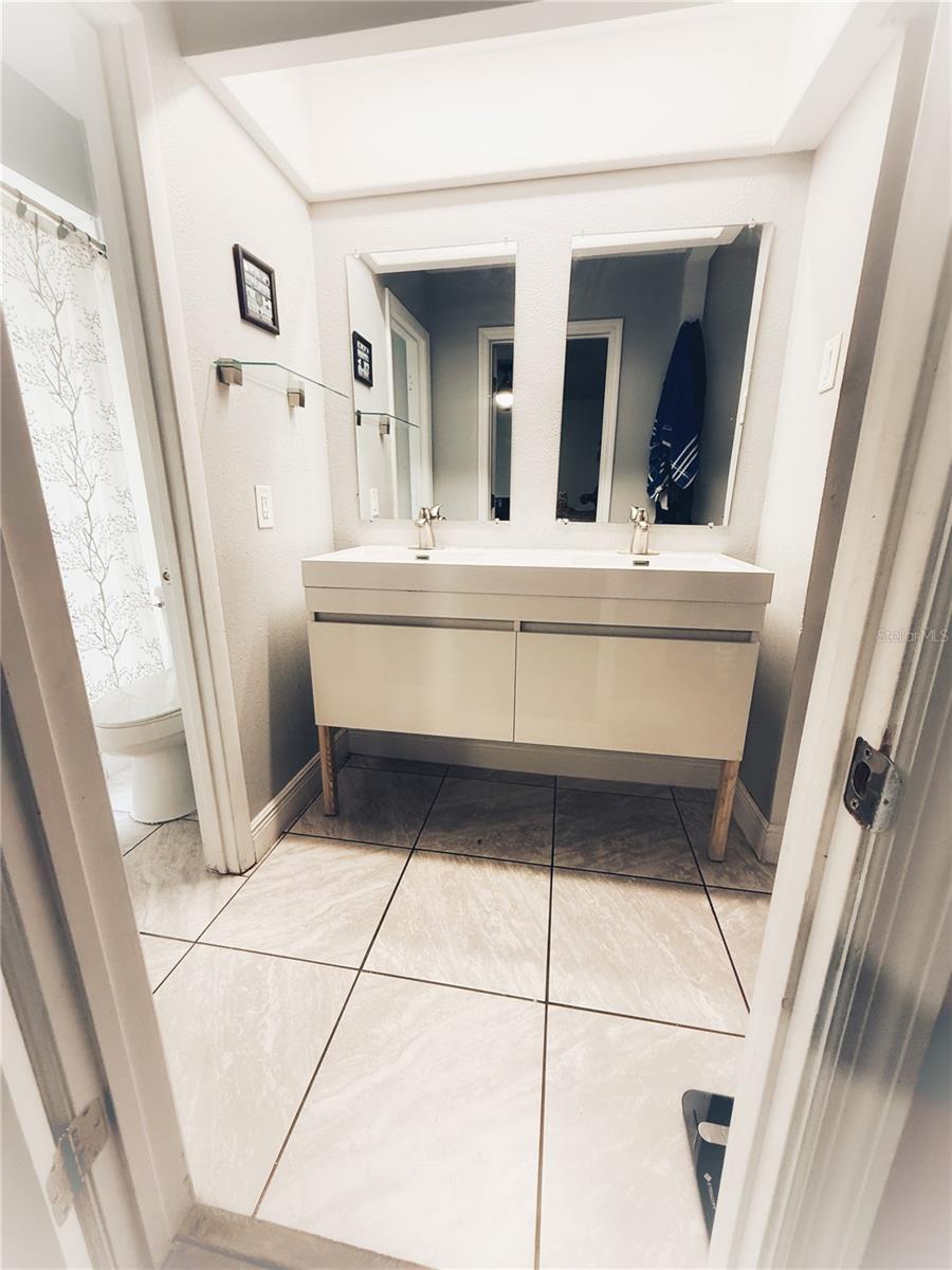 Image 32 of 39 For 1160 Manitoba Street