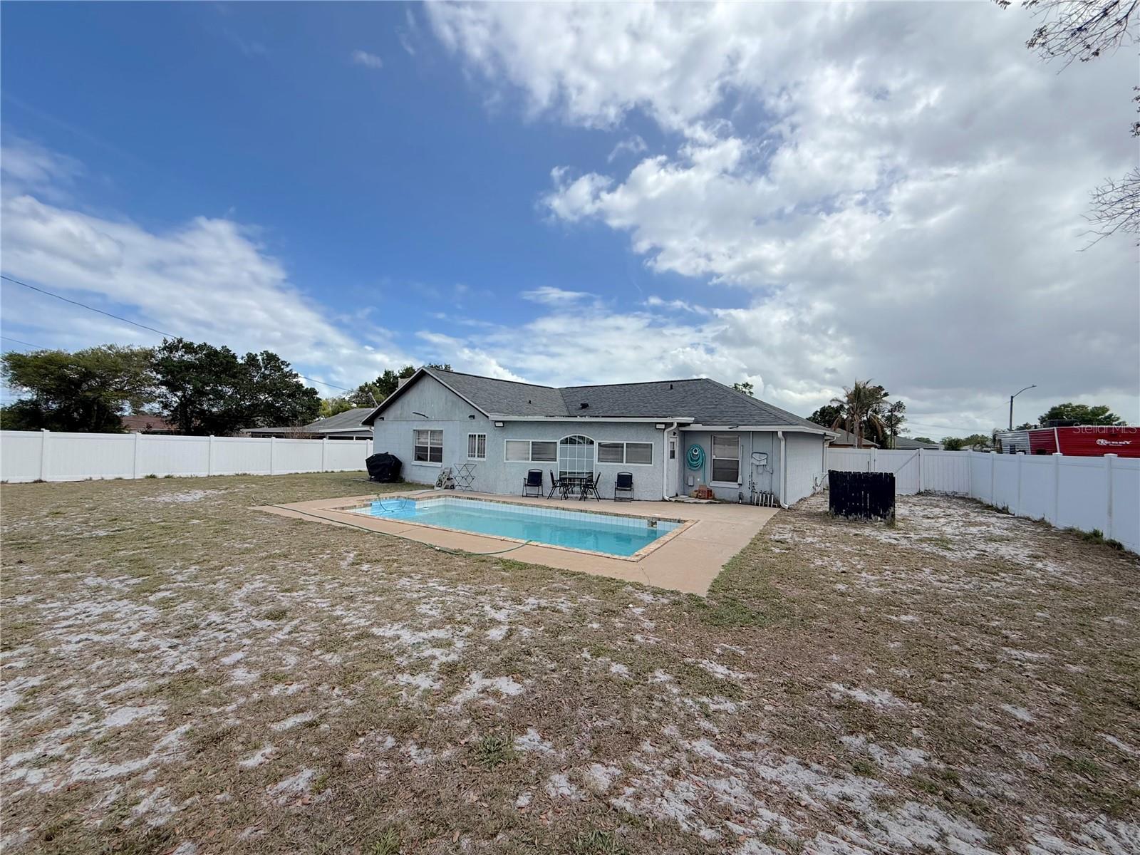 Image 4 of 39 For 1160 Manitoba Street