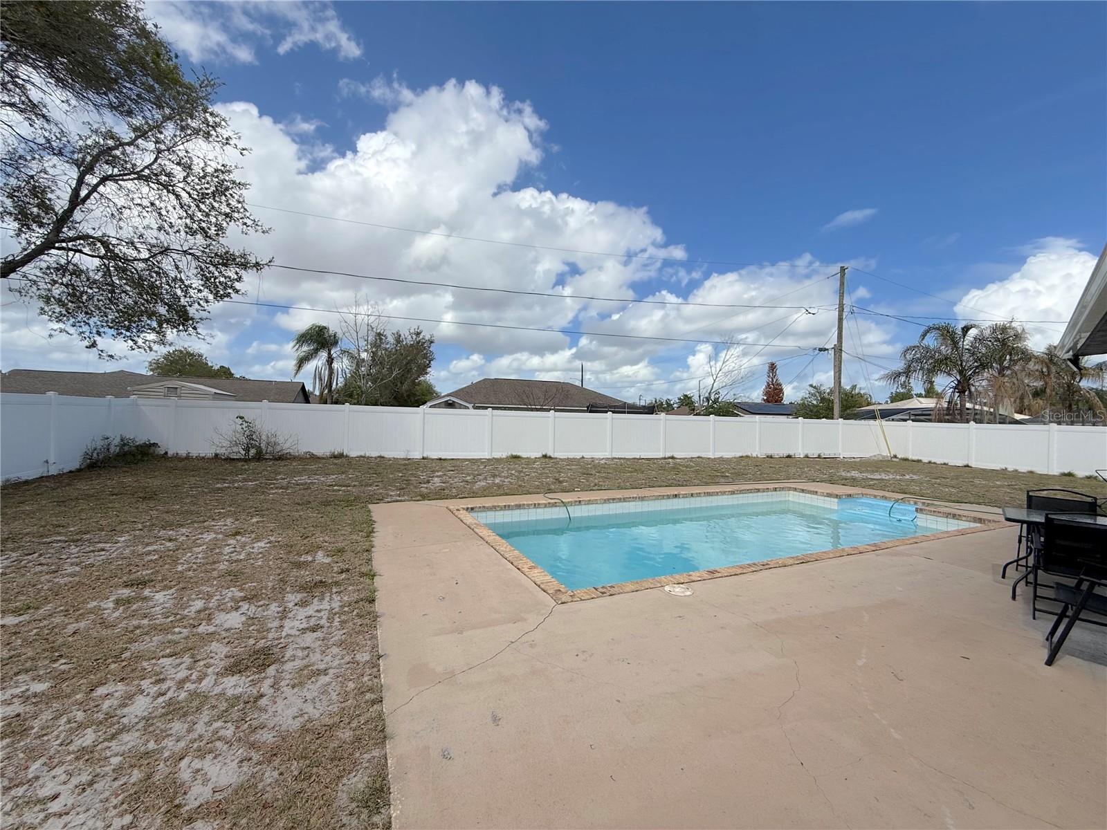 Image 5 of 39 For 1160 Manitoba Street