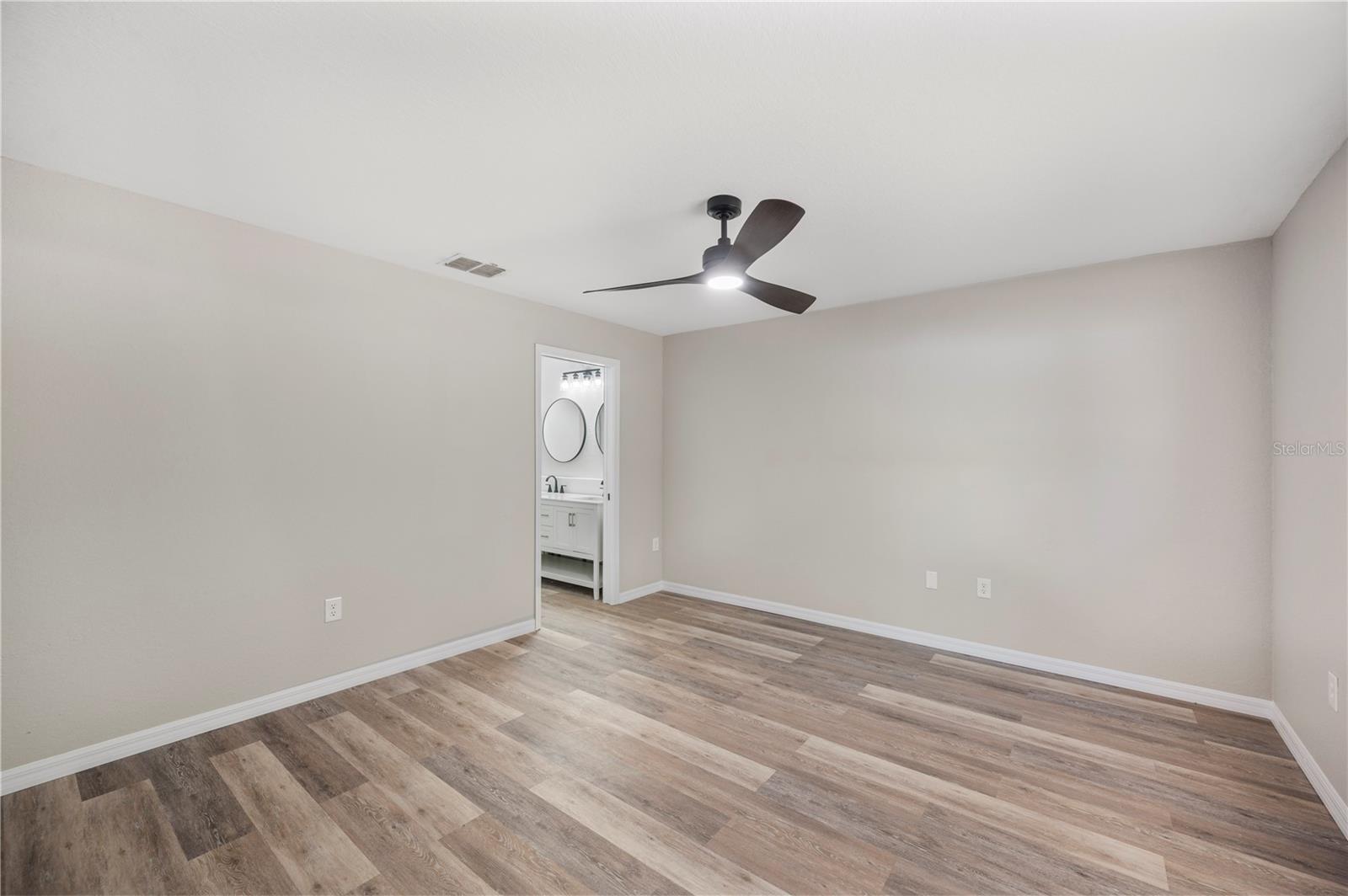 Image 12 of 36 For 5356 Spivey Glen Court