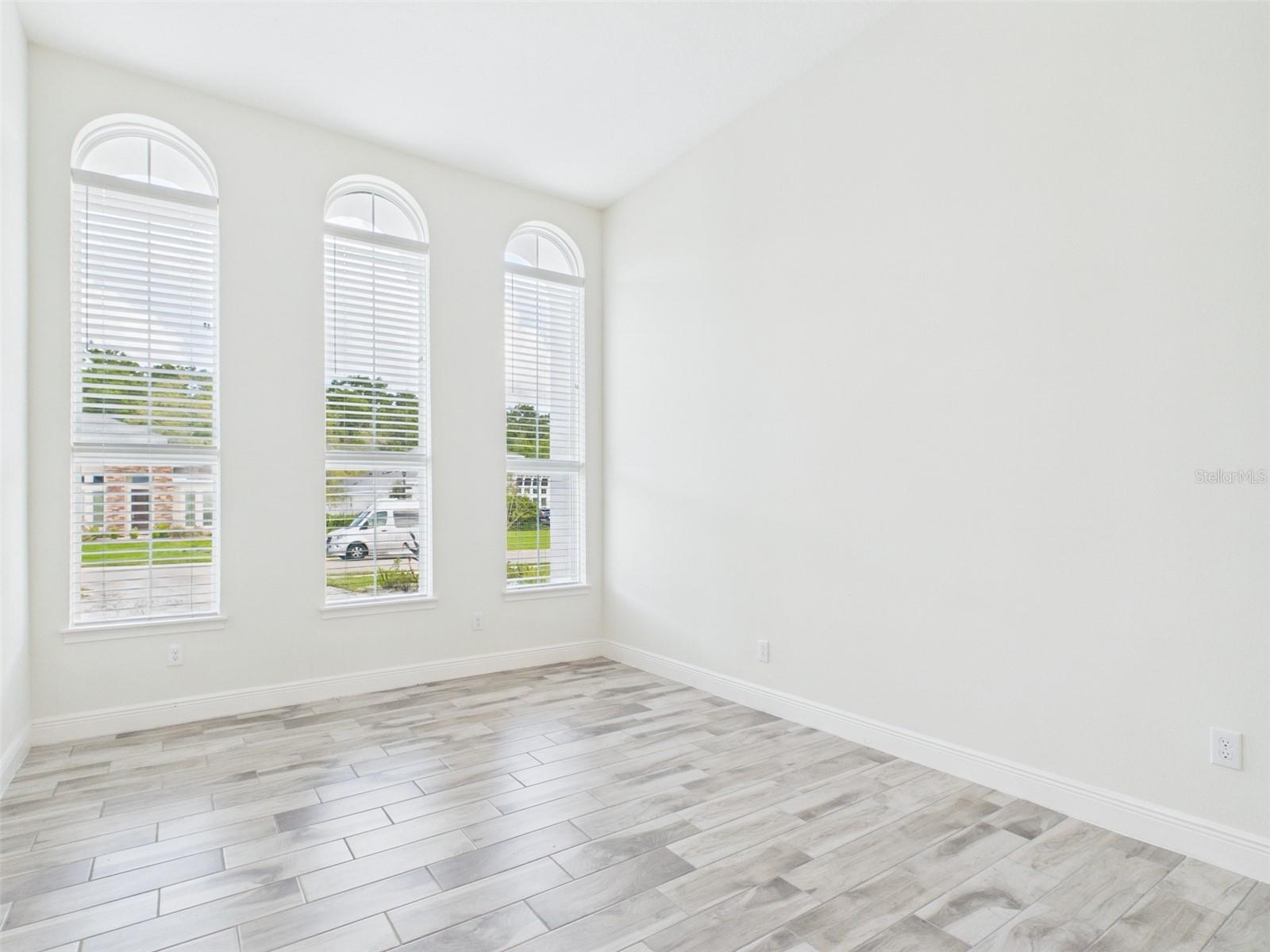 Image 26 of 64 For 13539 Carryback Drive