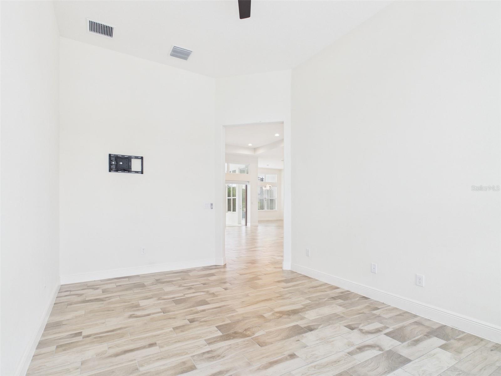 Image 28 of 64 For 13539 Carryback Drive