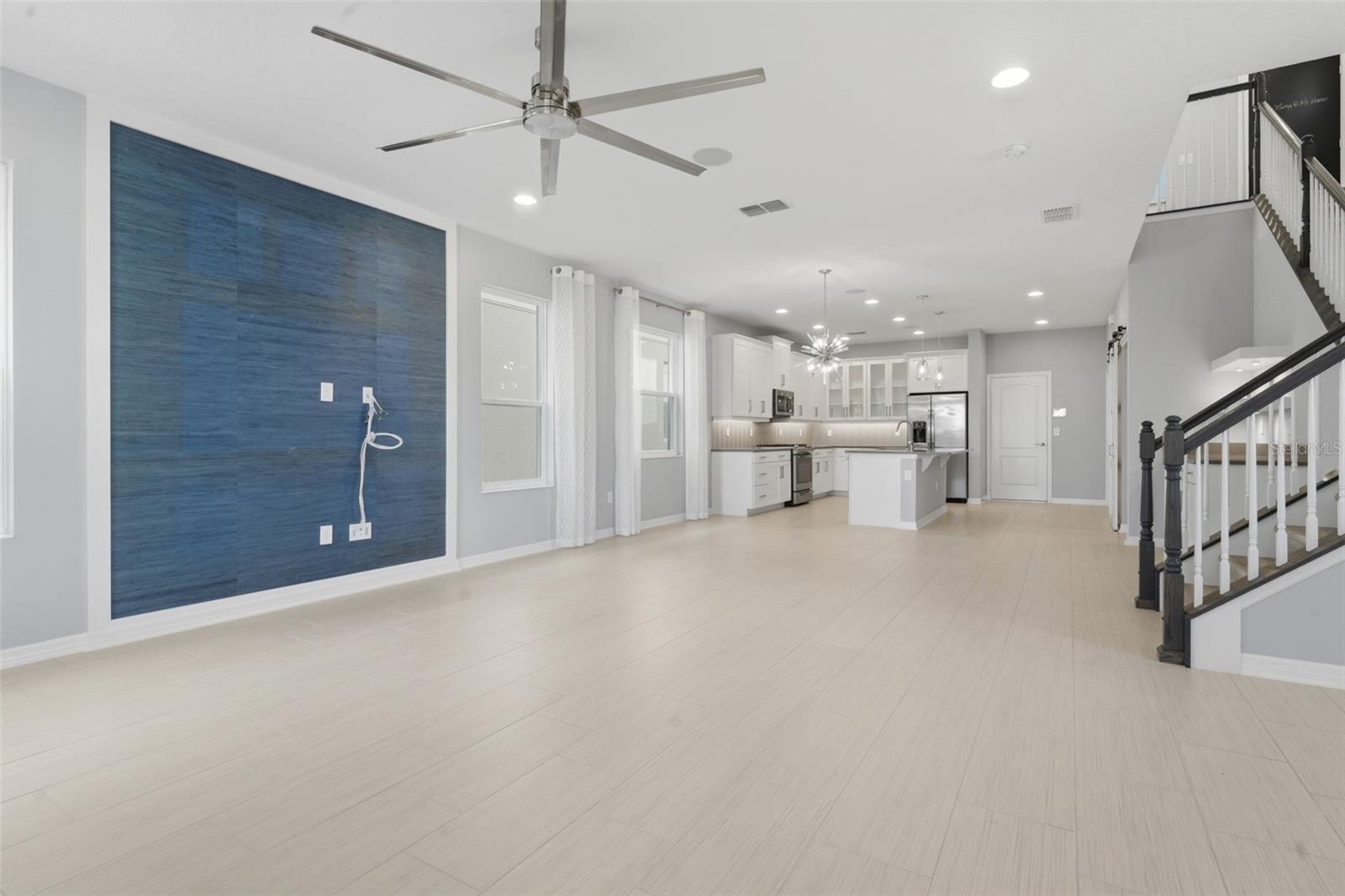 Image 19 of 55 For 16029 Tollington Alley