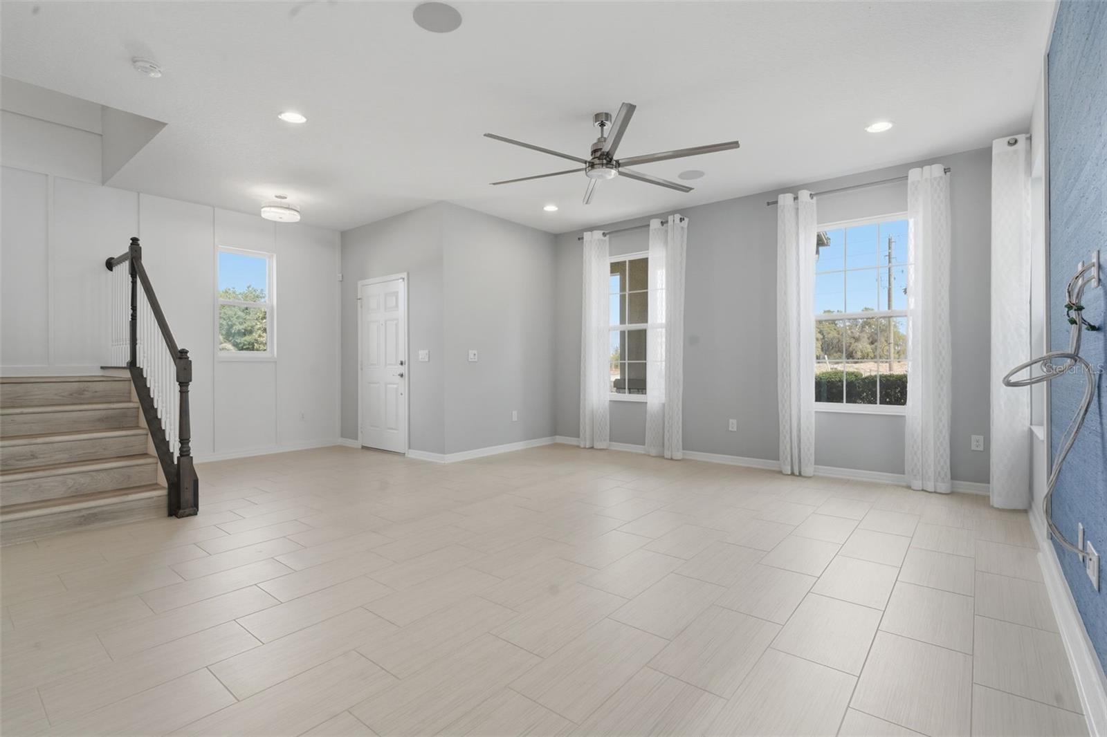 Image 22 of 55 For 16029 Tollington Alley