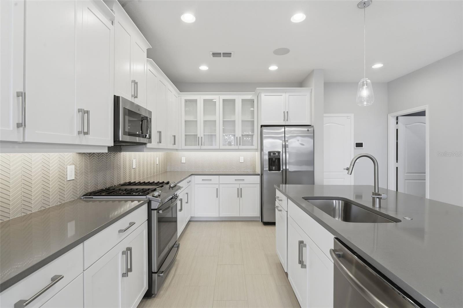 Image 28 of 55 For 16029 Tollington Alley