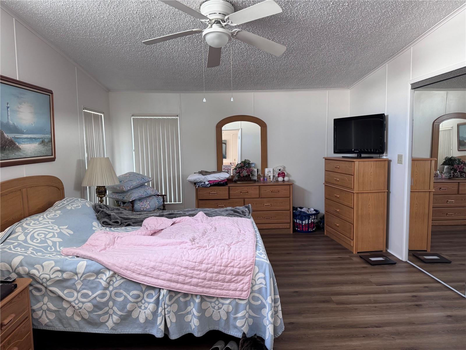 Image 11 of 19 For 2055 Floral Avenue 230