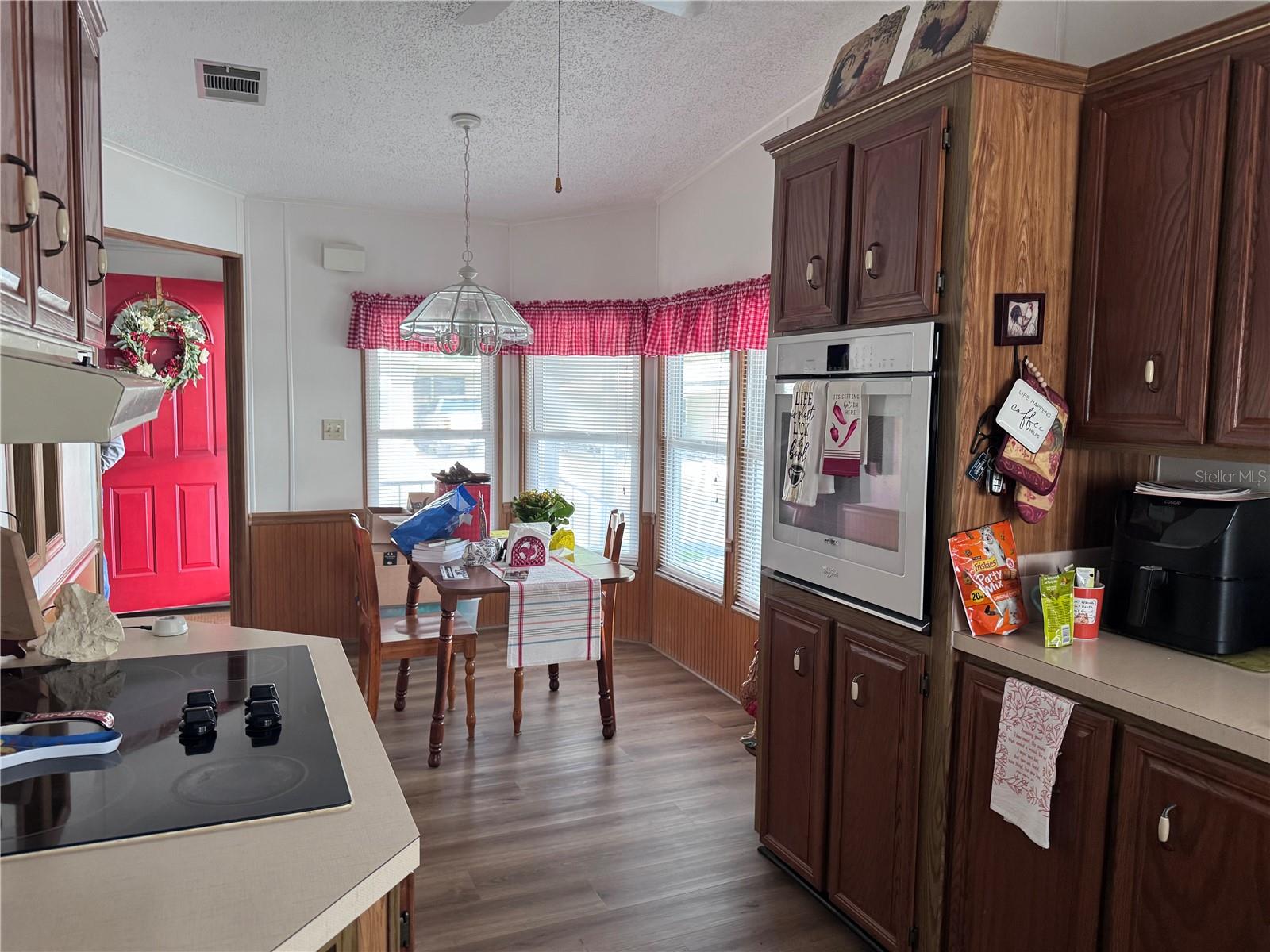 Image 5 of 19 For 2055 Floral Avenue 230