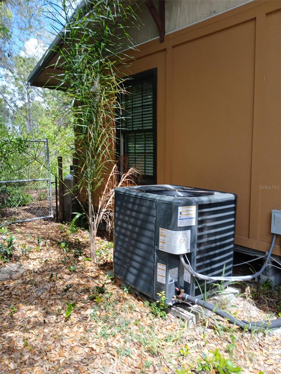 Image 17 of 27 For 760 Mcclellan Road