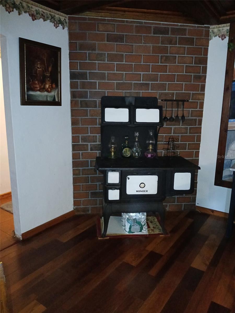 Image 7 of 27 For 760 Mcclellan Road