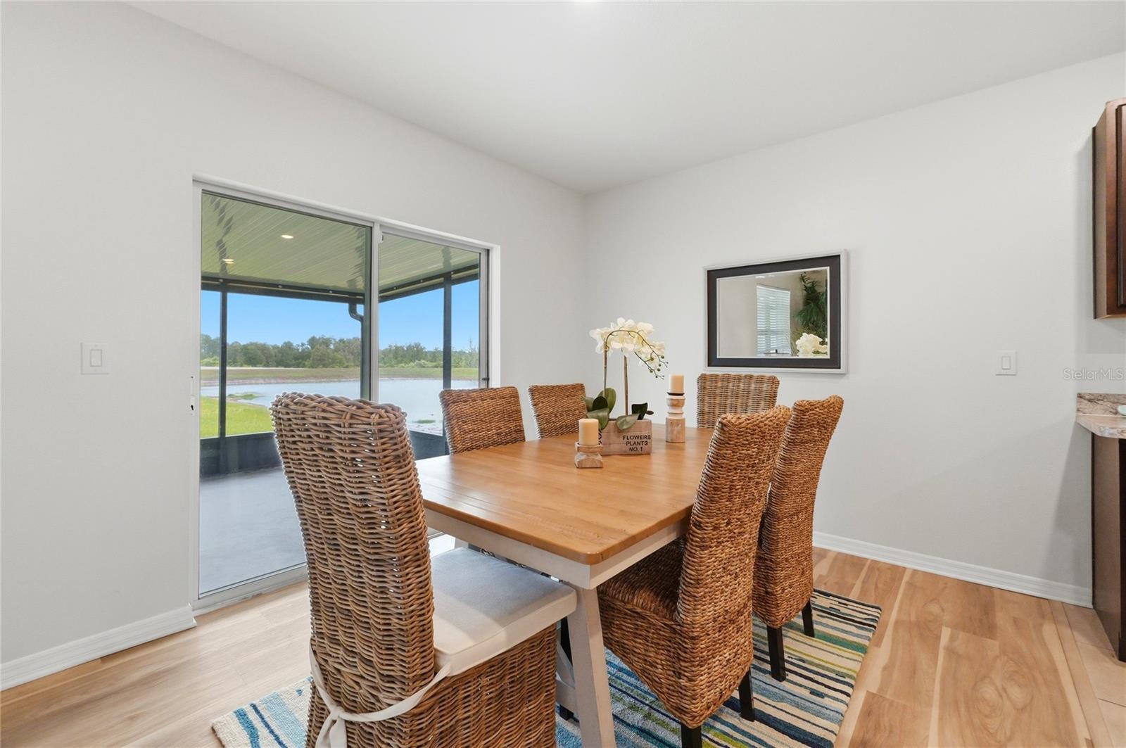 Image 17 of 73 For 416 Corso Loop