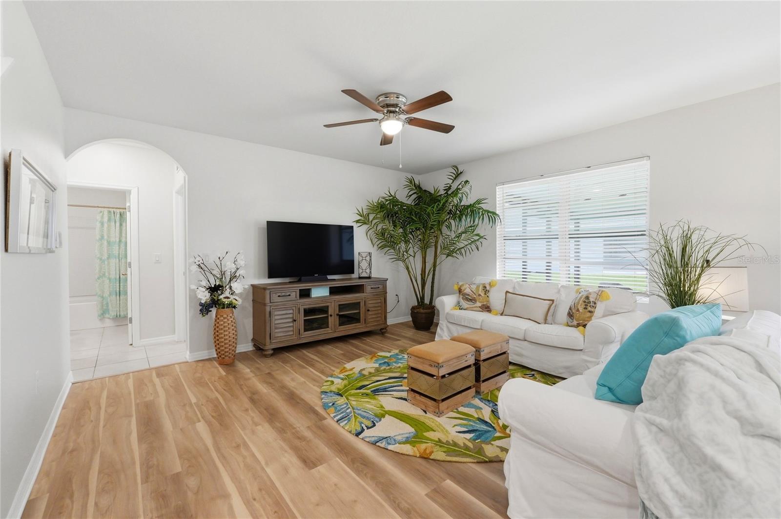 Image 20 of 73 For 416 Corso Loop