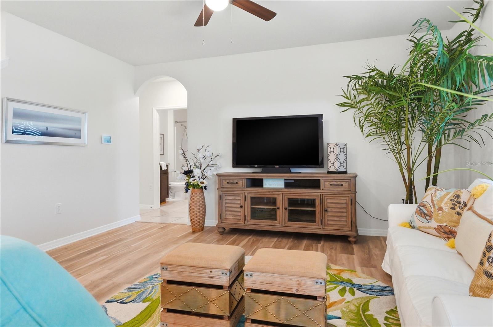 Image 23 of 73 For 416 Corso Loop