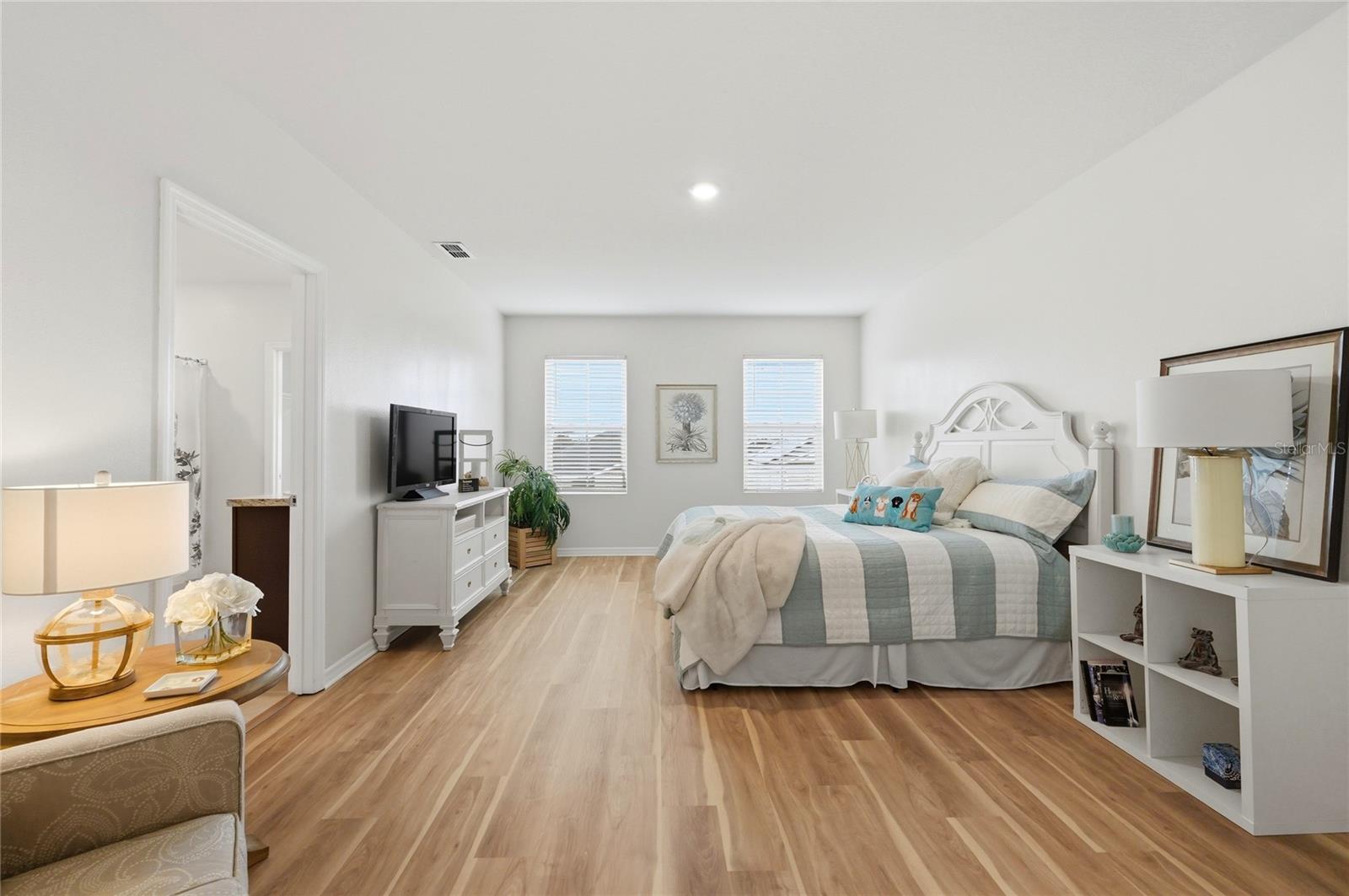 Image 27 of 73 For 416 Corso Loop