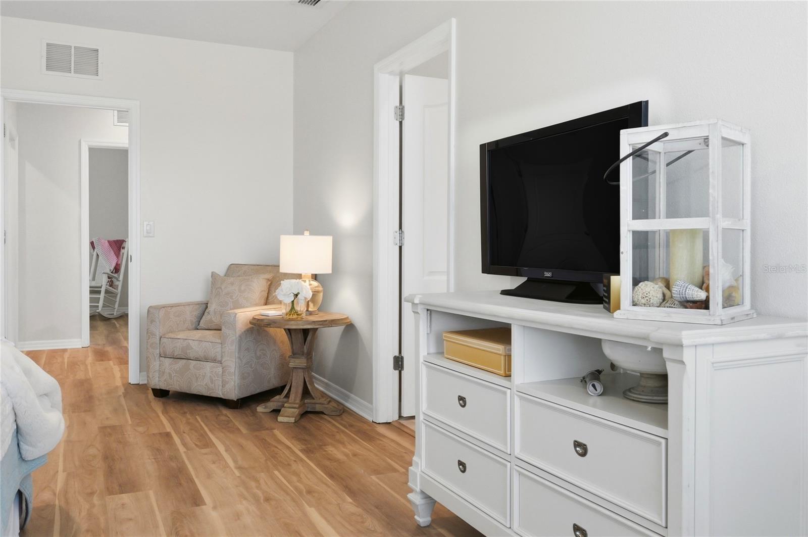 Image 29 of 73 For 416 Corso Loop