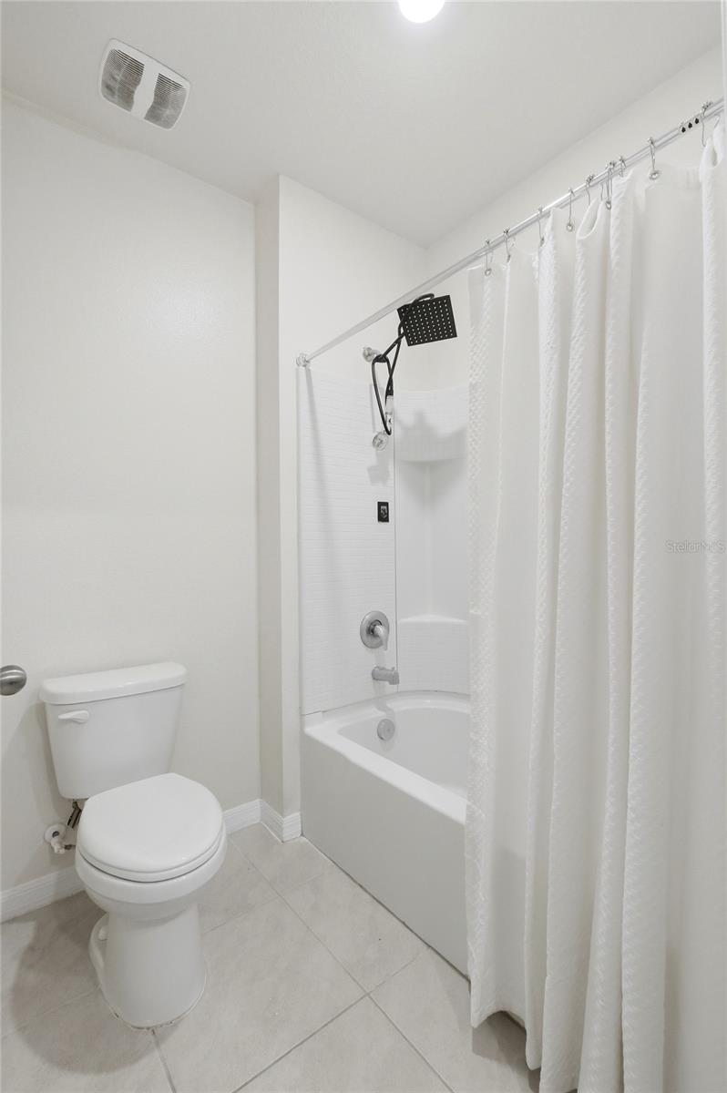 Image 36 of 73 For 416 Corso Loop