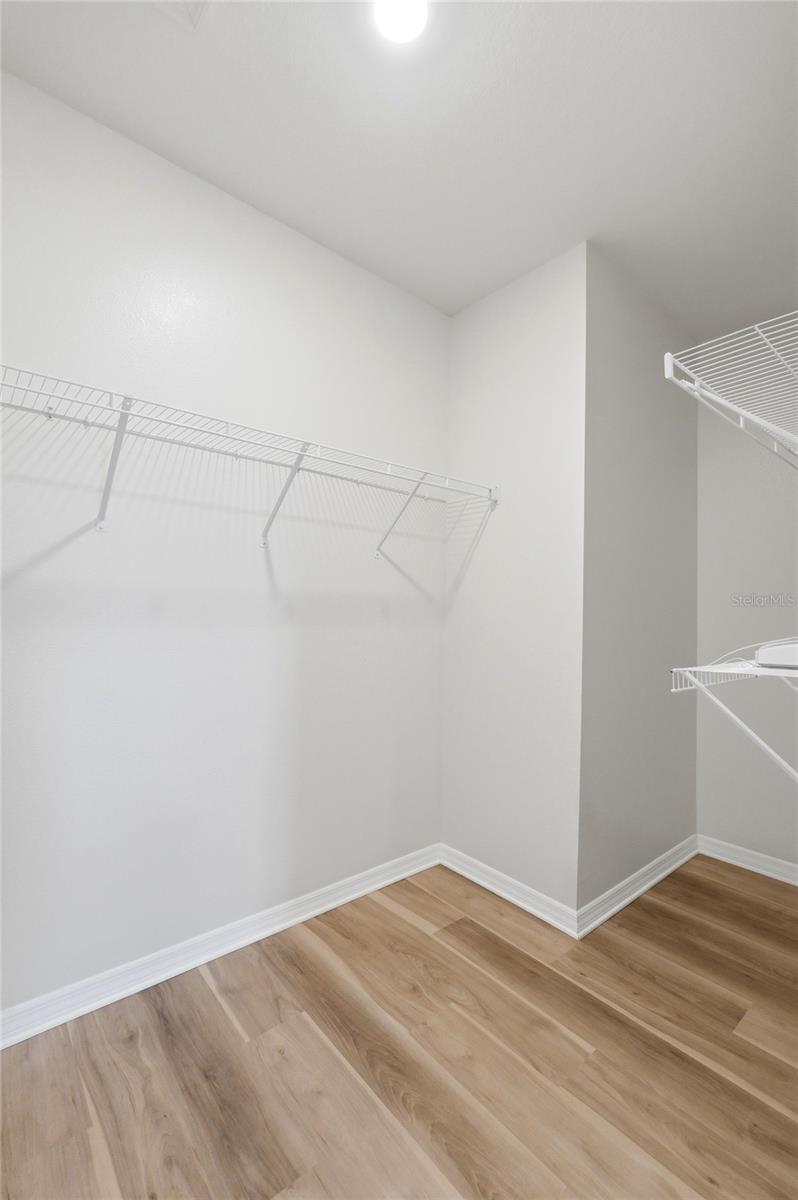 Image 42 of 73 For 416 Corso Loop