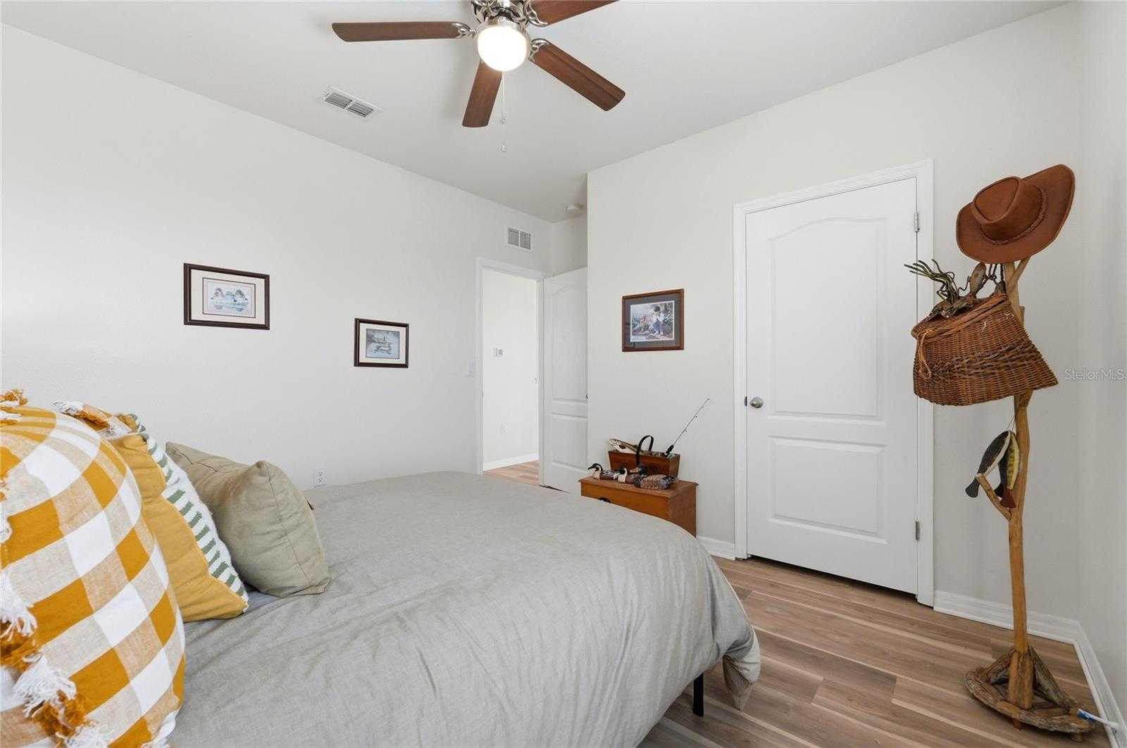 Image 43 of 73 For 416 Corso Loop