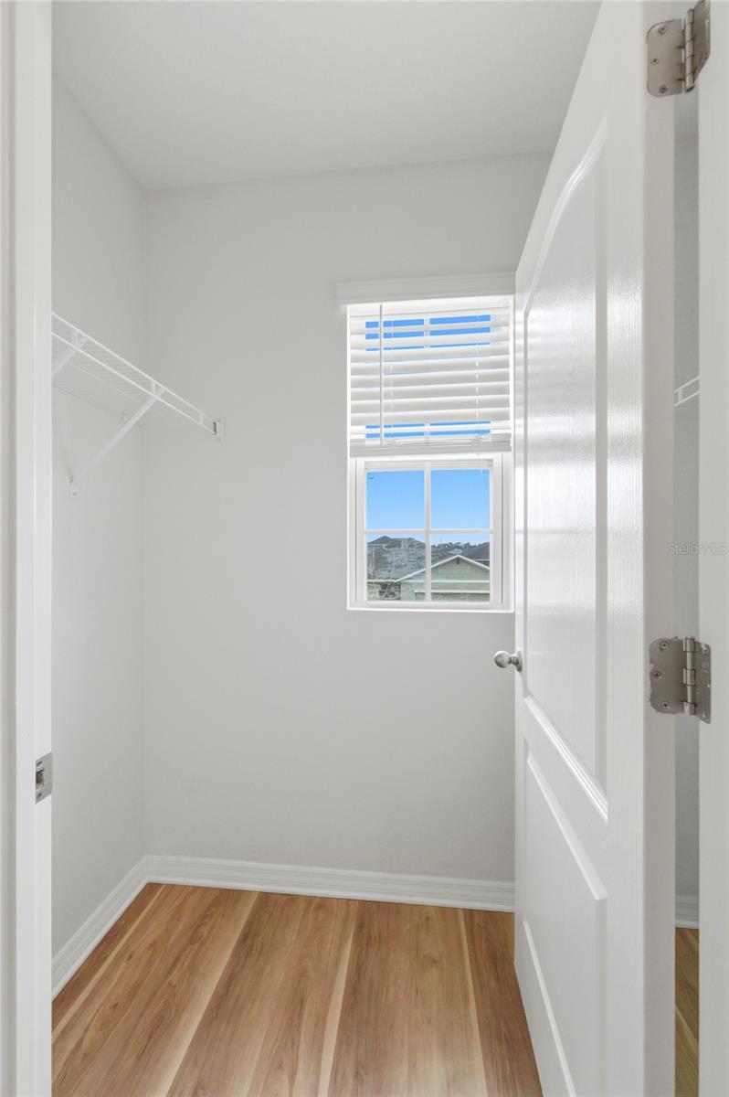 Image 47 of 73 For 416 Corso Loop