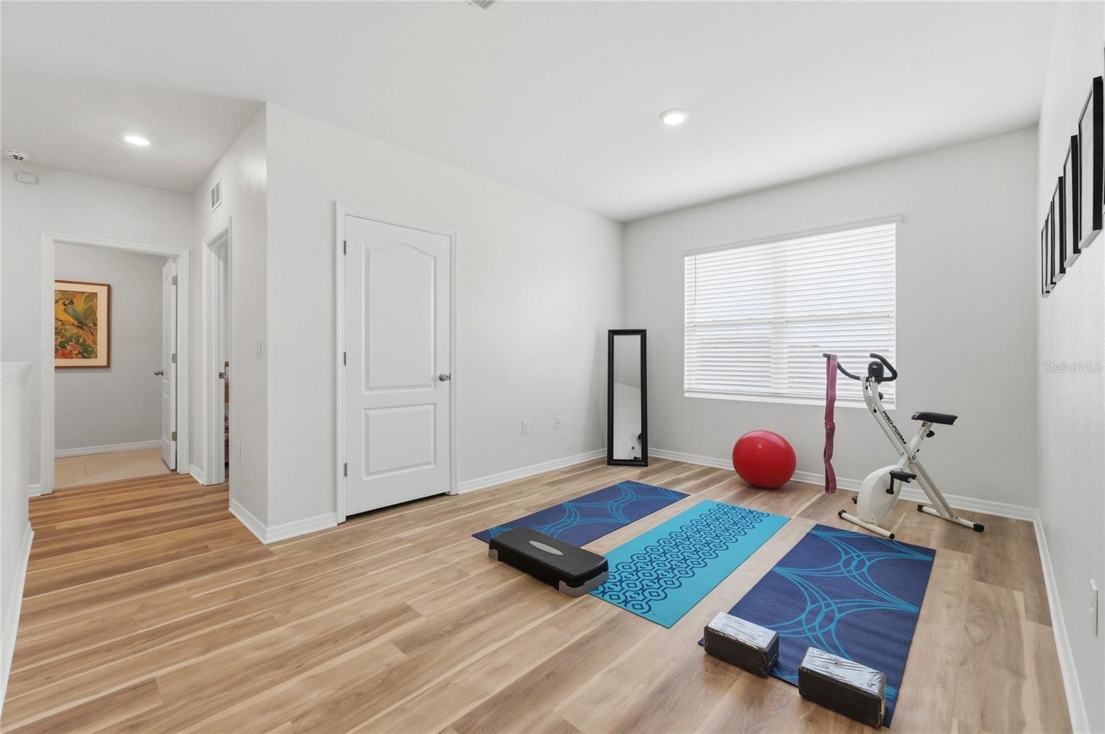 Image 49 of 73 For 416 Corso Loop