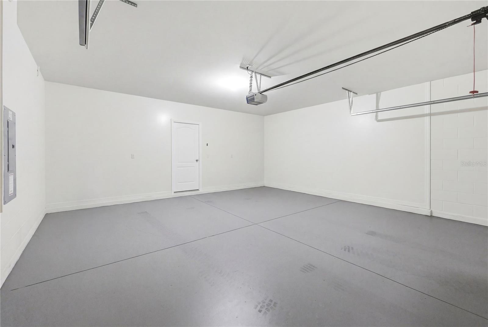 Image 56 of 73 For 416 Corso Loop