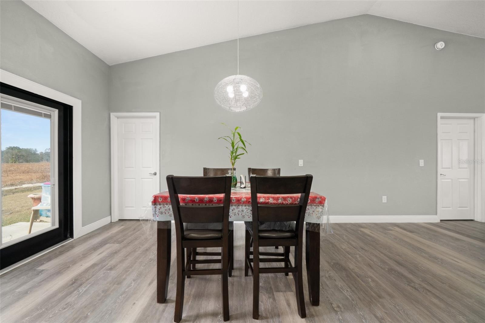 Image 14 of 58 For 189 Oleander Drive