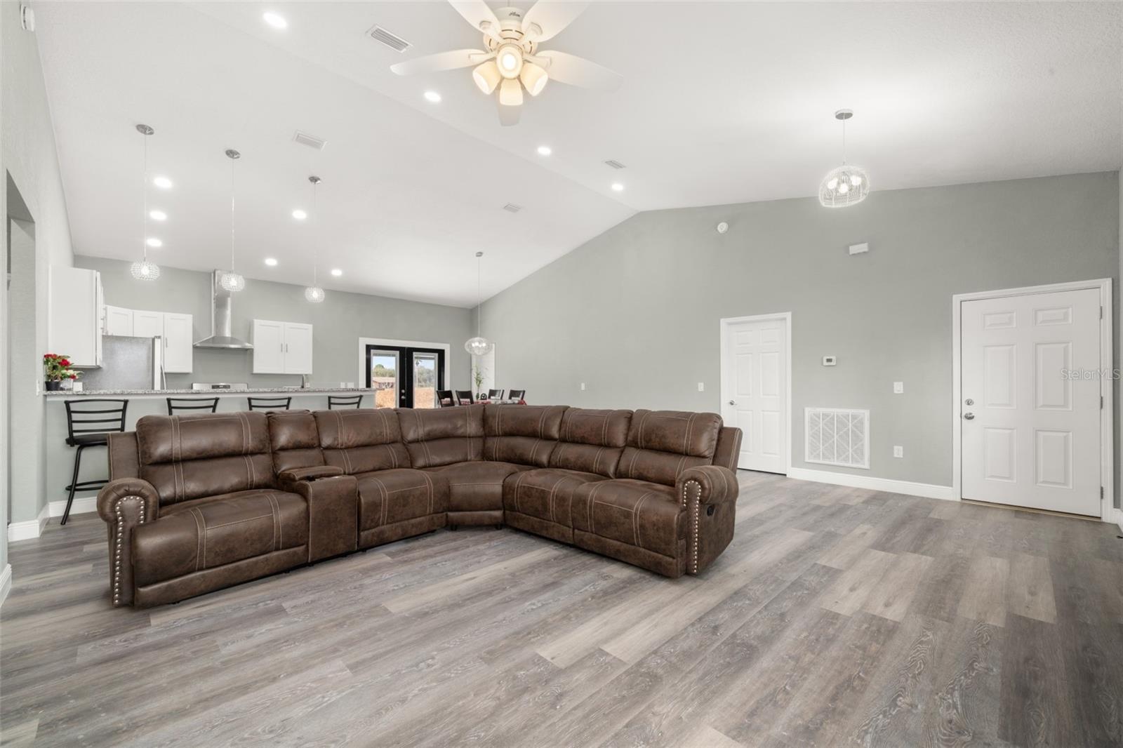 Image 17 of 58 For 189 Oleander Drive