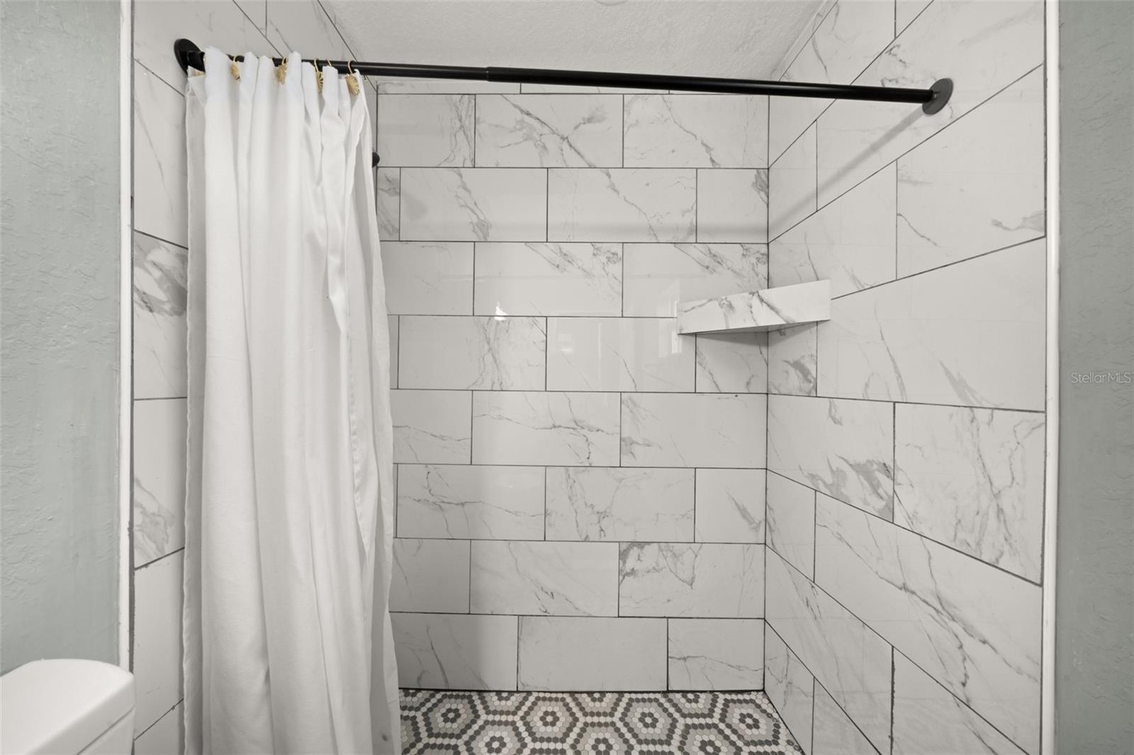 Image 22 of 58 For 189 Oleander Drive