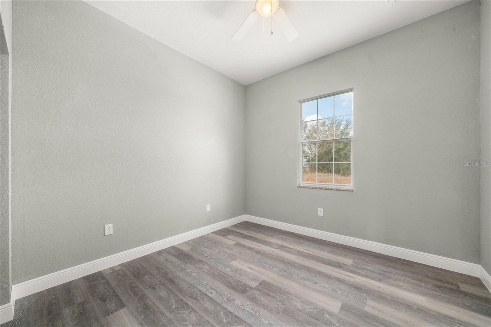 Image 32 of 58 For 189 Oleander Drive