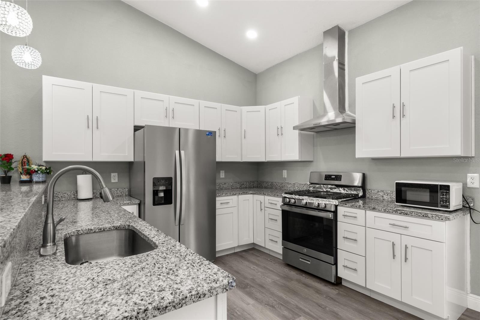 Image 5 of 58 For 189 Oleander Drive