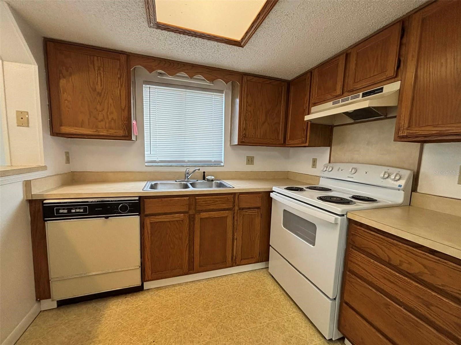 Image 6 of 12 For 820 Floral Avenue