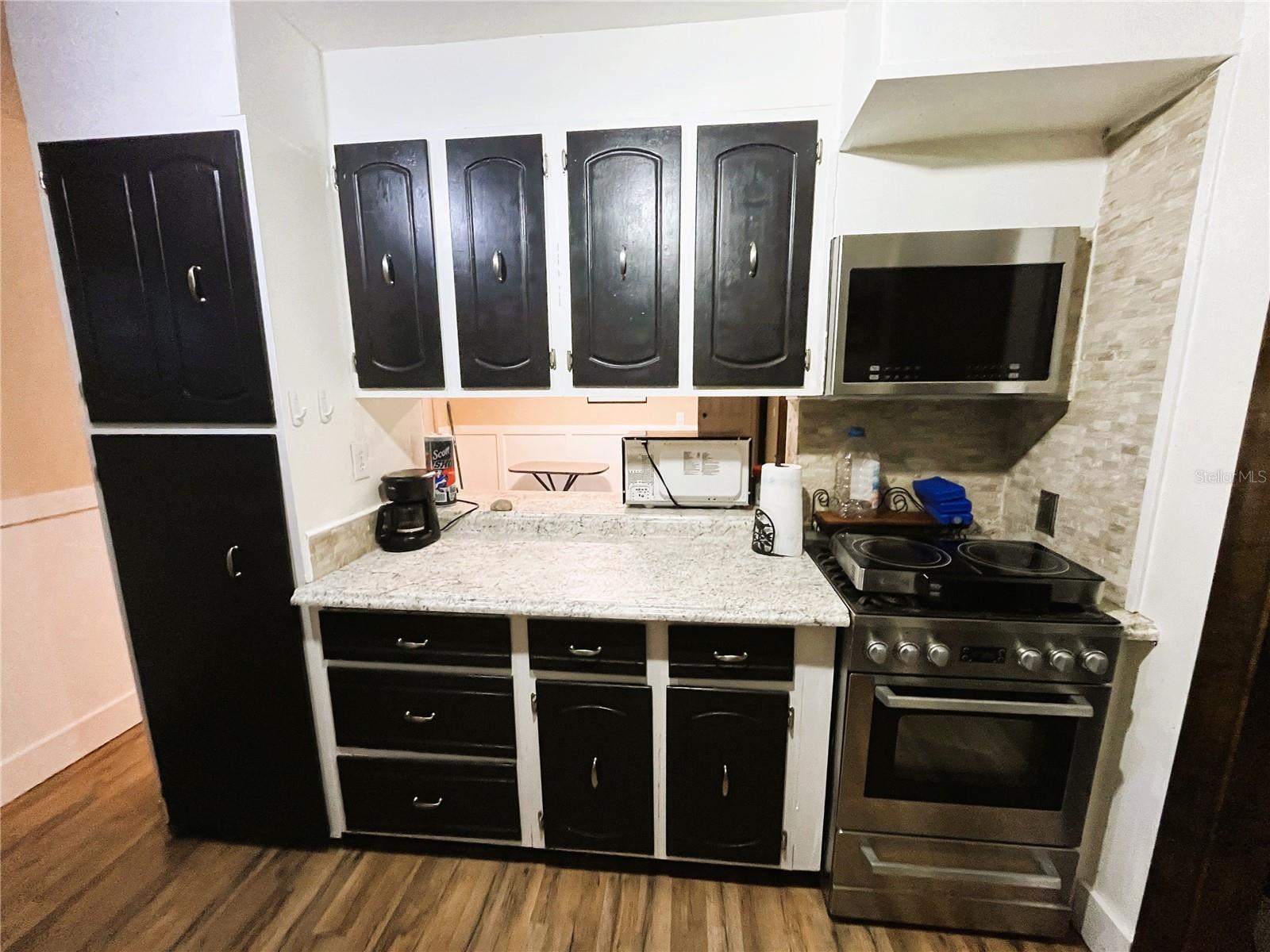 Image 10 of 33 For 121 Maris Court