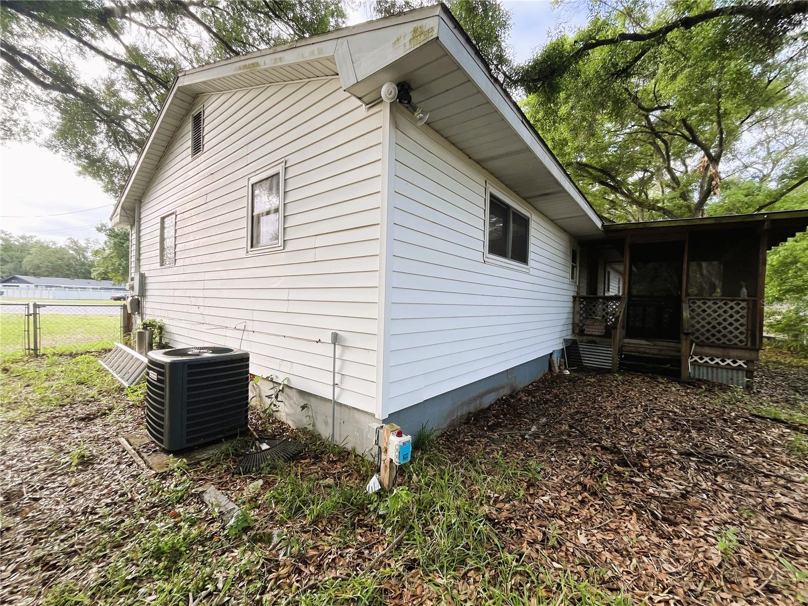 Image 26 of 33 For 121 Maris Court