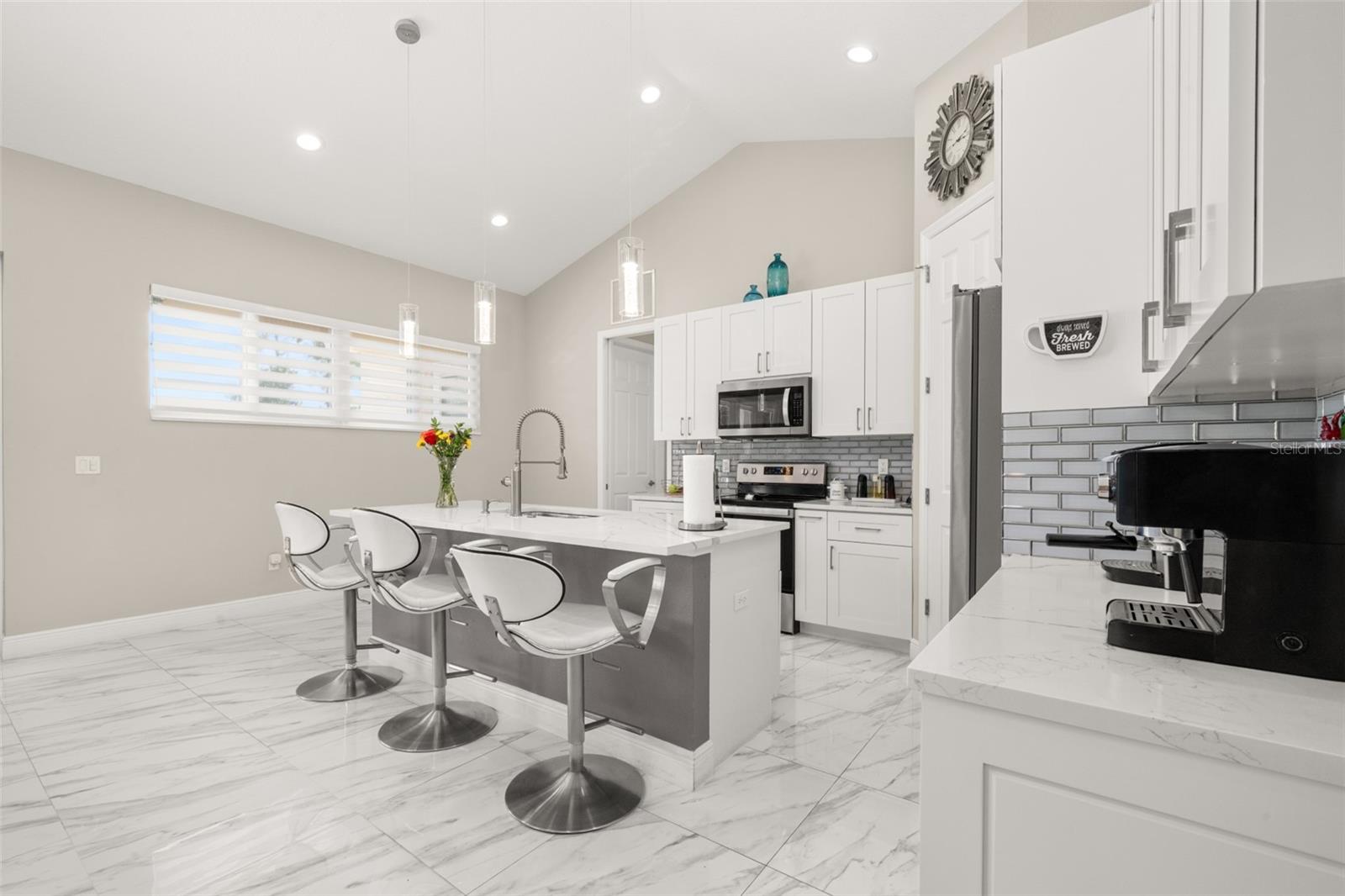 Image 10 of 60 For 2009 Flower Terrace