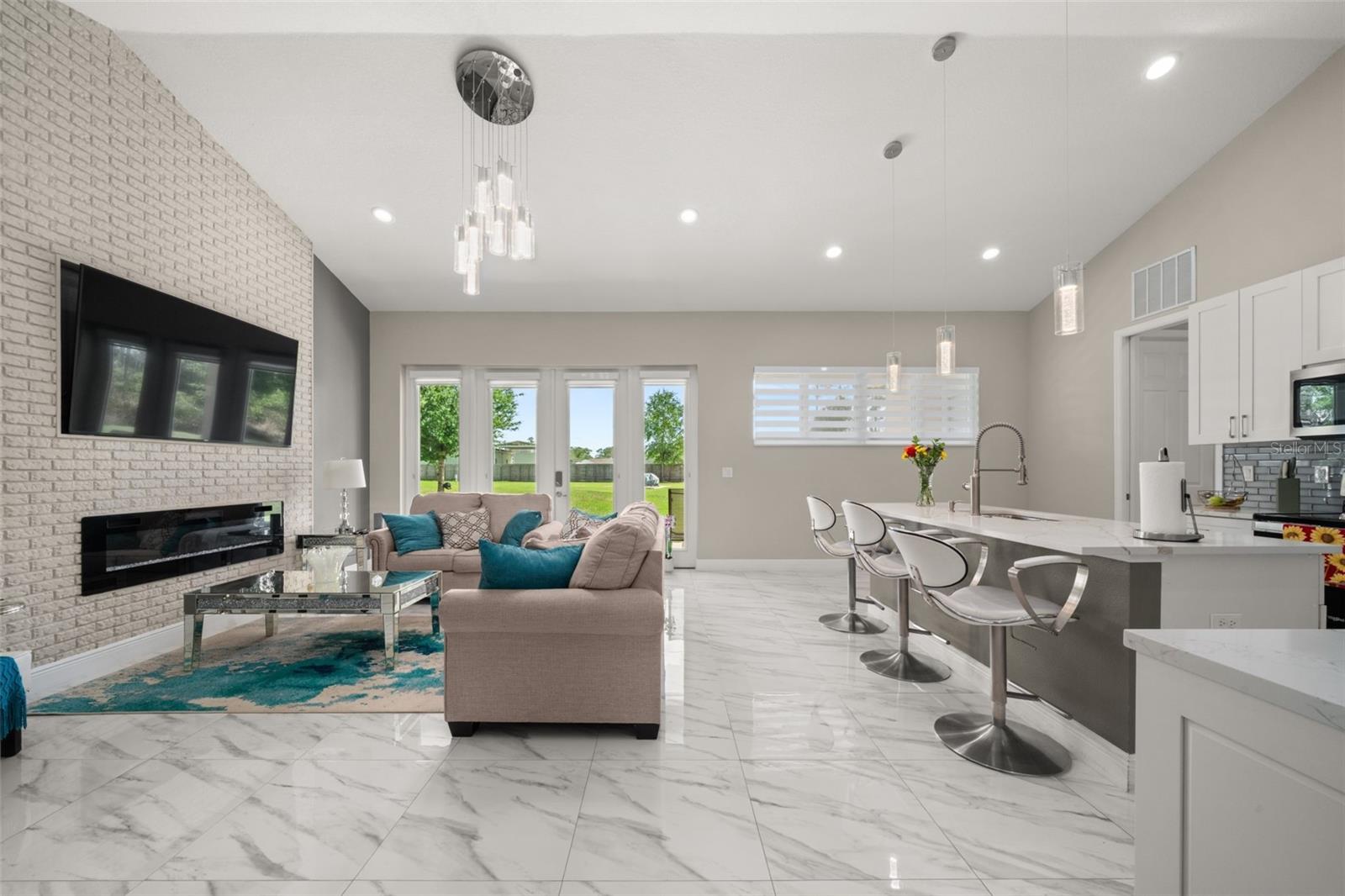 Image 11 of 60 For 2009 Flower Terrace