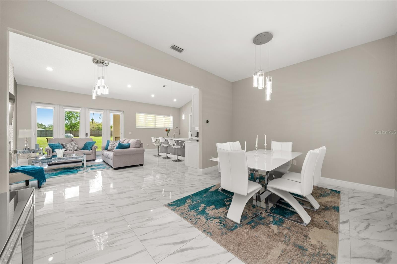 Image 16 of 60 For 2009 Flower Terrace