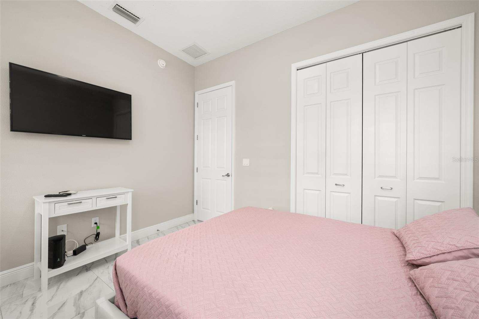 Image 22 of 60 For 2009 Flower Terrace