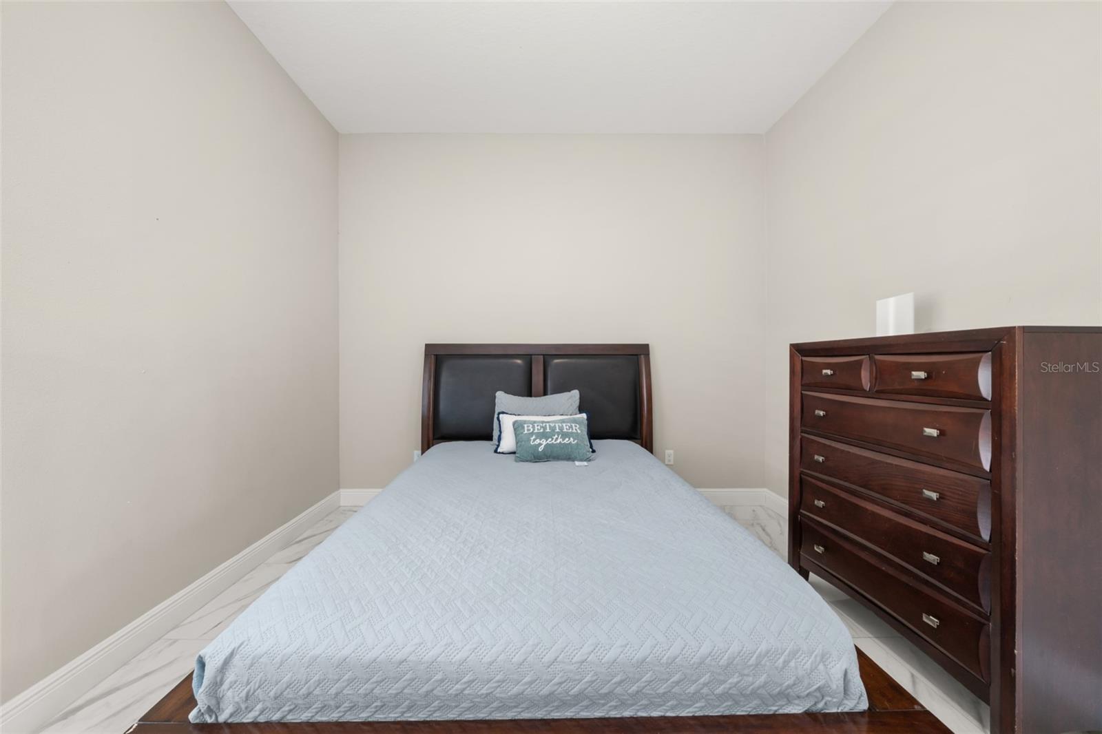 Image 27 of 60 For 2009 Flower Terrace